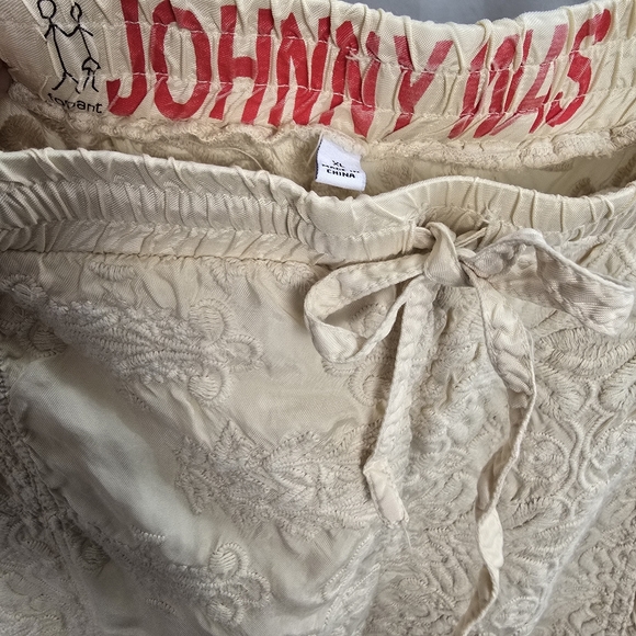 Johnny Was Cream Cargo Jogger Embossed Texture Pants - Picture 4 of 10